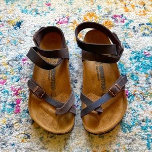 Yara Birkenstock sandals. Size 37, regular fit. Color brown